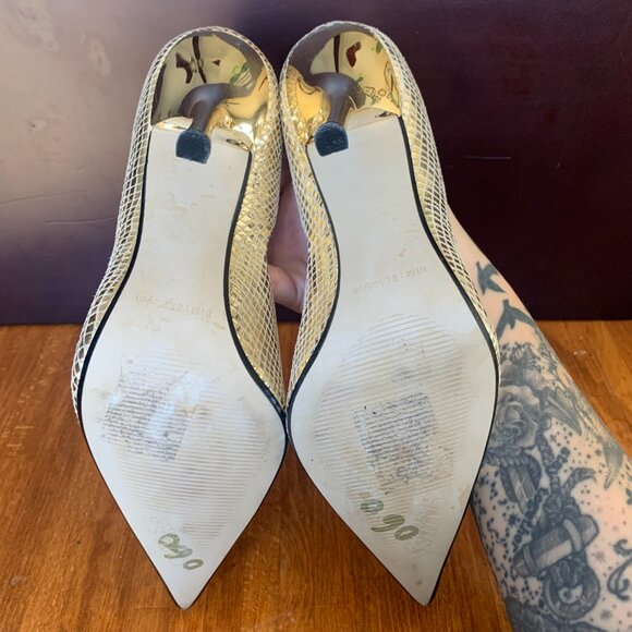 Guess - Gold Reptile Snakeskin Leather Pointed Toe Pumps - Picture 8 of 10